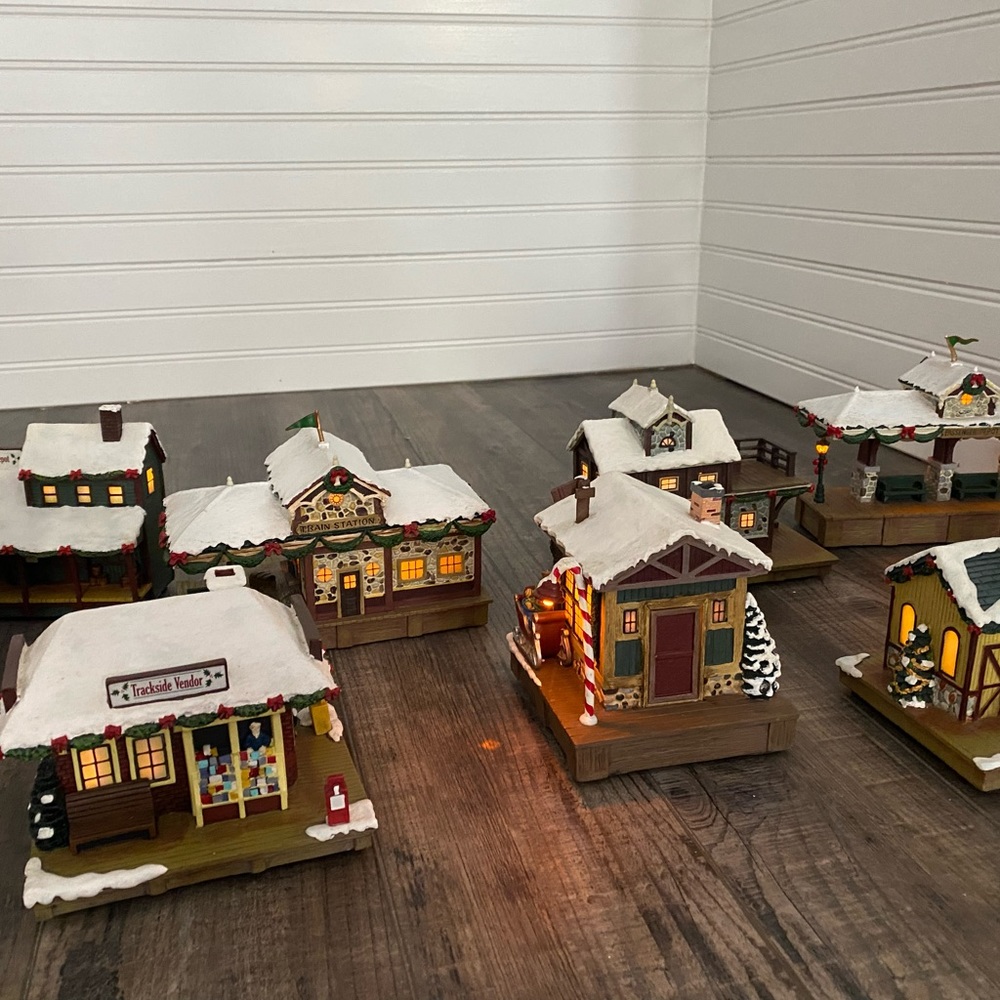 Hawthorne Village/ Thomas Kinkade